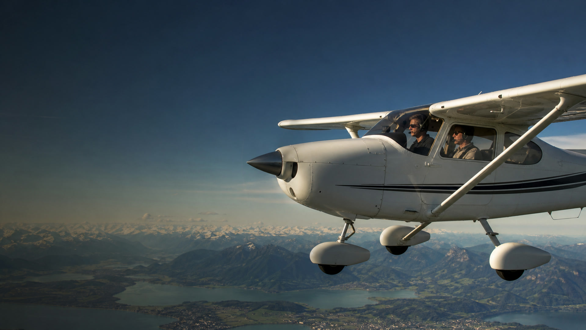 Flugschüler und Fluglehrer vergleichen Ausbildungswege