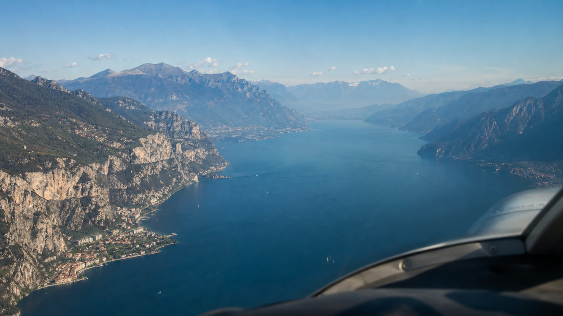 Tagesausflug mit dem Flugzeug an den Gardasee